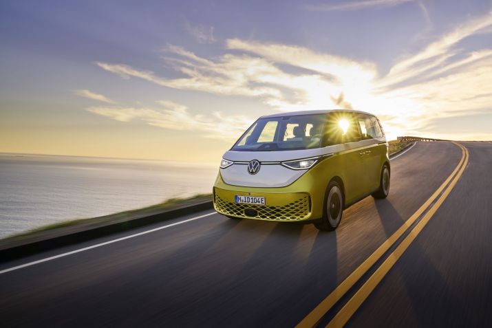No Brasil, a Volkswagen disponibiliza a Kombi elétrica somente por assinatura/ Reprodução/Volkswagen