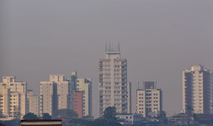 Fumaça de queimadas do Amazonas chega a São Paulo; moradores relatam "cheiro forte"