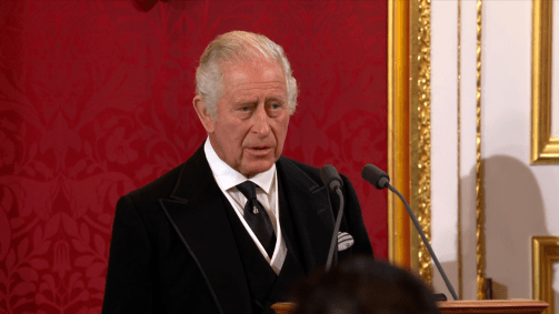 Charles III é oficialmente proclamado rei em cerimônia em Londres