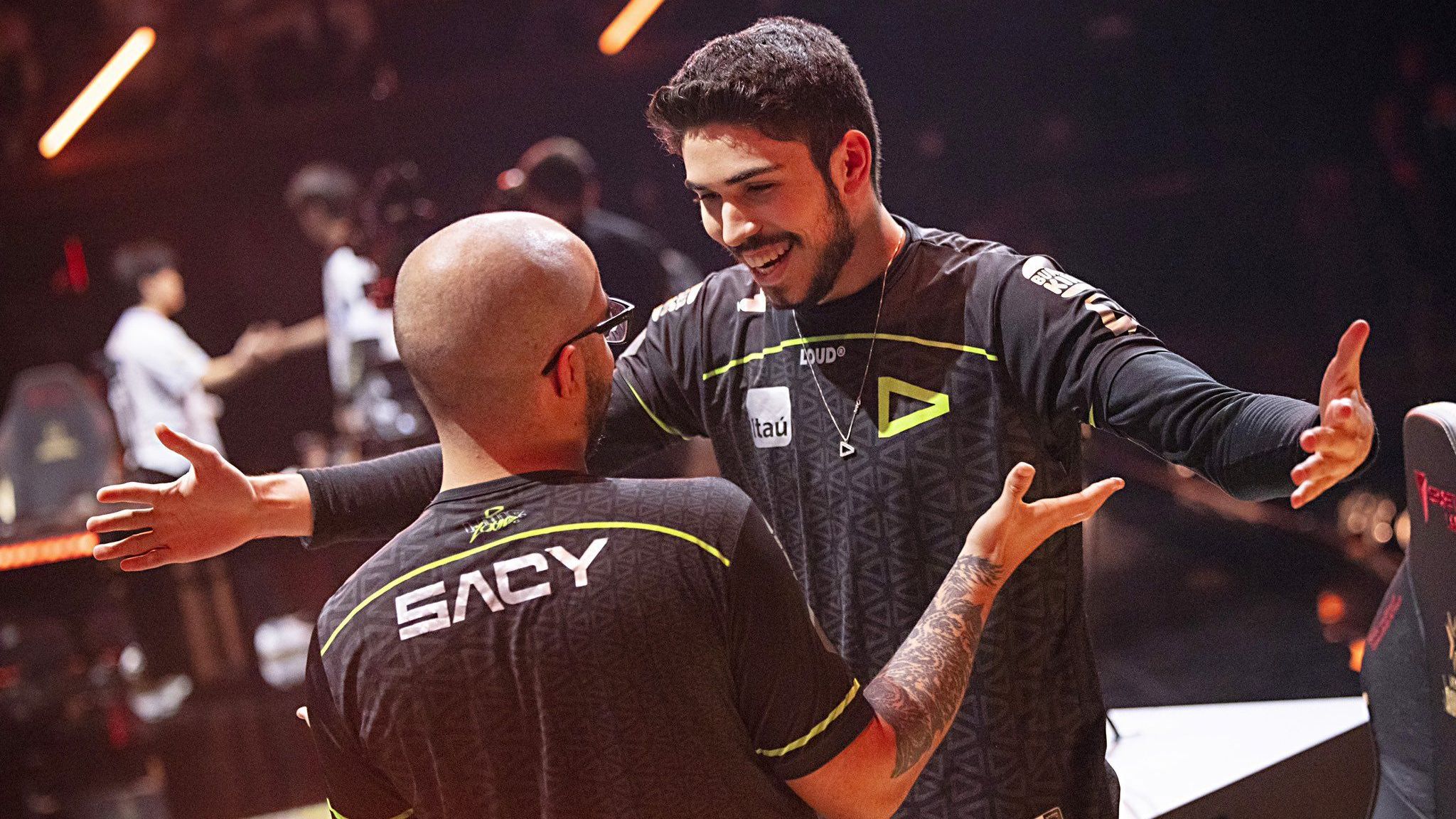 Jogadores da Loud comemoram durante o Valorant Champions 2022