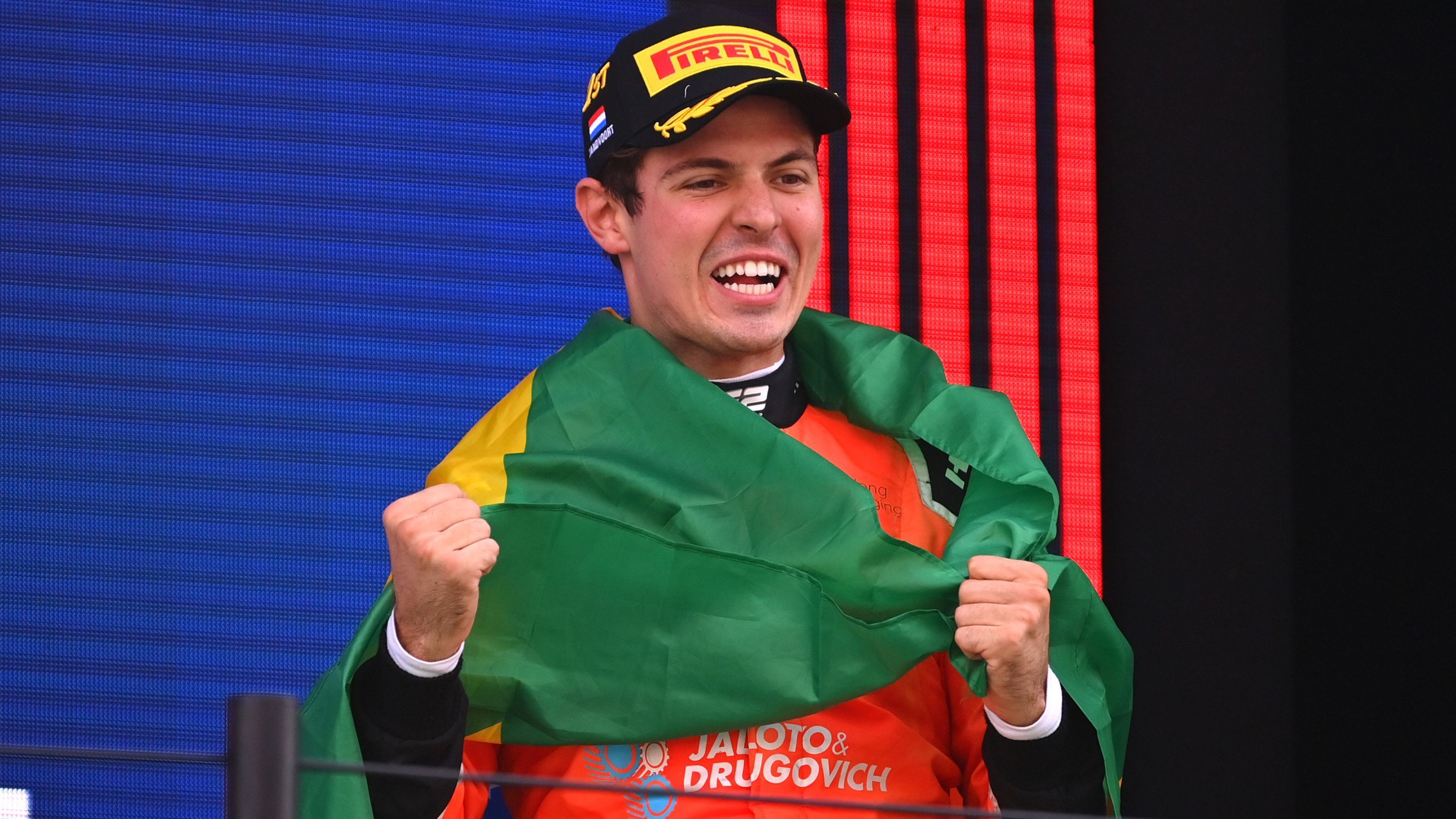 Felipe Drugovich, da Fórmula 2, comemora a vitória no circuito de Zandvoort, na Holanda / Dan Mullan/Getty Images (4.set.2022)