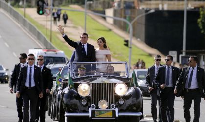 Janja diz que Rolls-Royce presidencial foi danificado na posse de Bolsonaro; Planalto nega