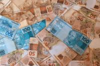 Governo central registra superávit de R$ 17,8 bi em abril, diz Tesouro