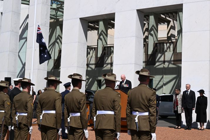 Primeiro-ministro australiano Anthony Albanese participa da Proclamação do Rei Carlos III, no pátio do Parlamento em 11 de setembro de 2022 em Canberra, Austrália. / Mick Tsikas/Getty Images
