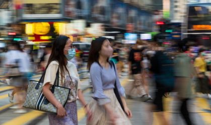 Por que jovens chineses estão deixando seus empregos e fazendo "festas de demissão"