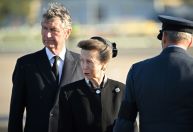 Saiba quem é Anne, princesa que se curvou na despedida de Elizabeth II