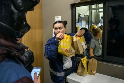McDonald&#039;s reabre algumas lojas na Ucrânia pela primeira vez desde invasão russa