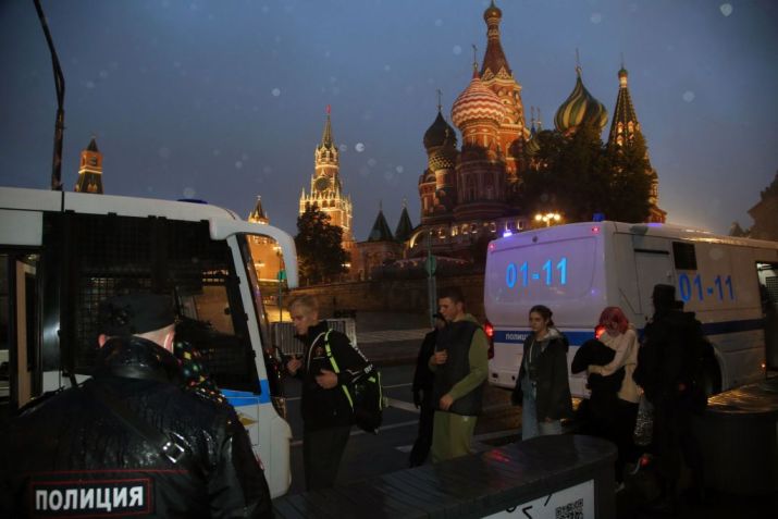 Polícia prende manifestantes na Praça Vermelha, em Moscou, na Rússia / Contributor/Getty Images