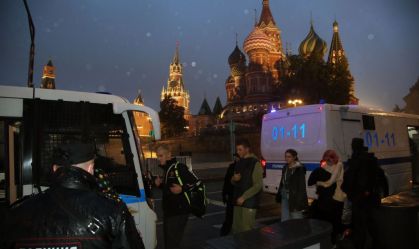 "Mobilização parcial" de Putin tem começo caótico, protestos e saída de cidadãos