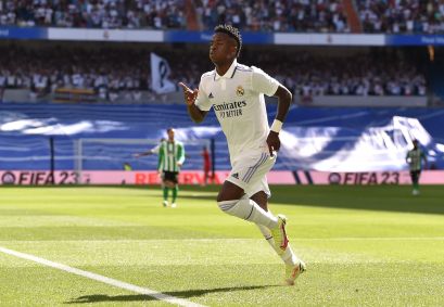 Brasileiro Vini Jr. comemora gol marcado contra o Betis neste sábado (3)