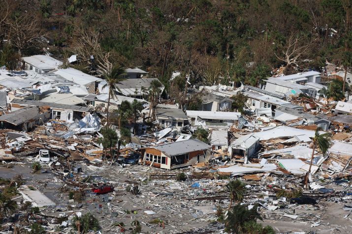 Destruição provocada pelo furacão Ian na costa da Flórida, nos Estados Unidos / Joe Raedle/Getty Images