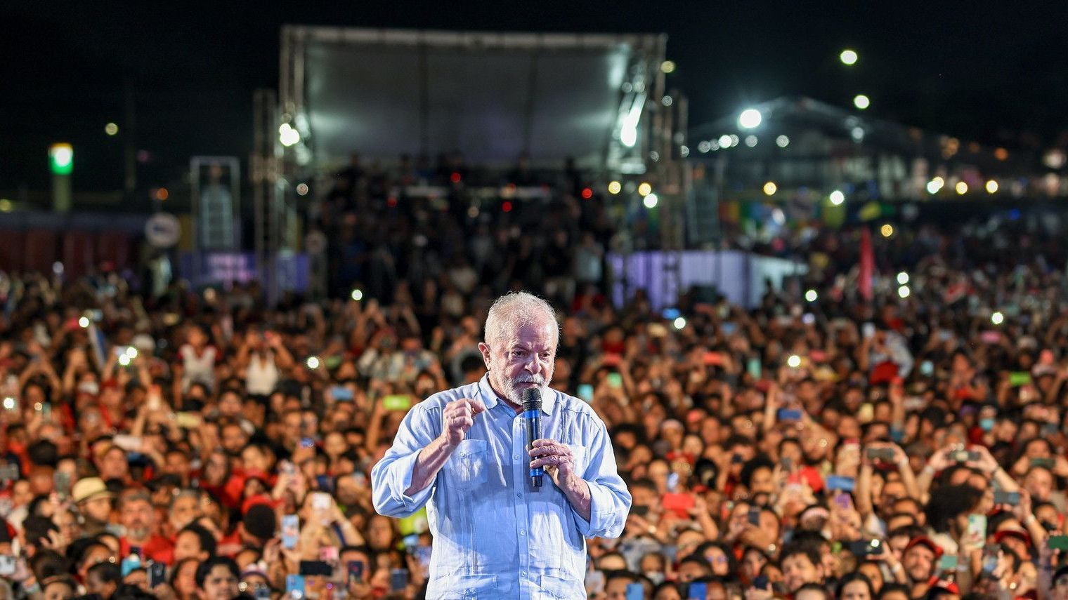 Lula participa de evento em Manaus