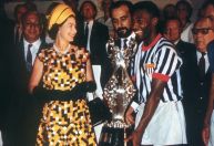 “Pelé era jogador globalizado antes mesmo da globalização”, diz Celso Unzelte