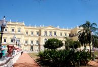 Museu Nacional do RJ reinaugura fachada destruída em incêndio em 2018