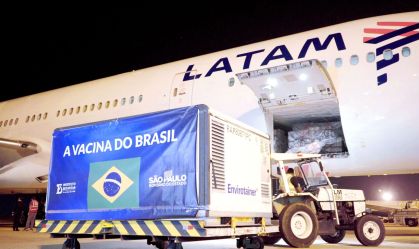 Avião Solidário da LATAM transportou mais de 270 milhões de vacinas da Covid-19