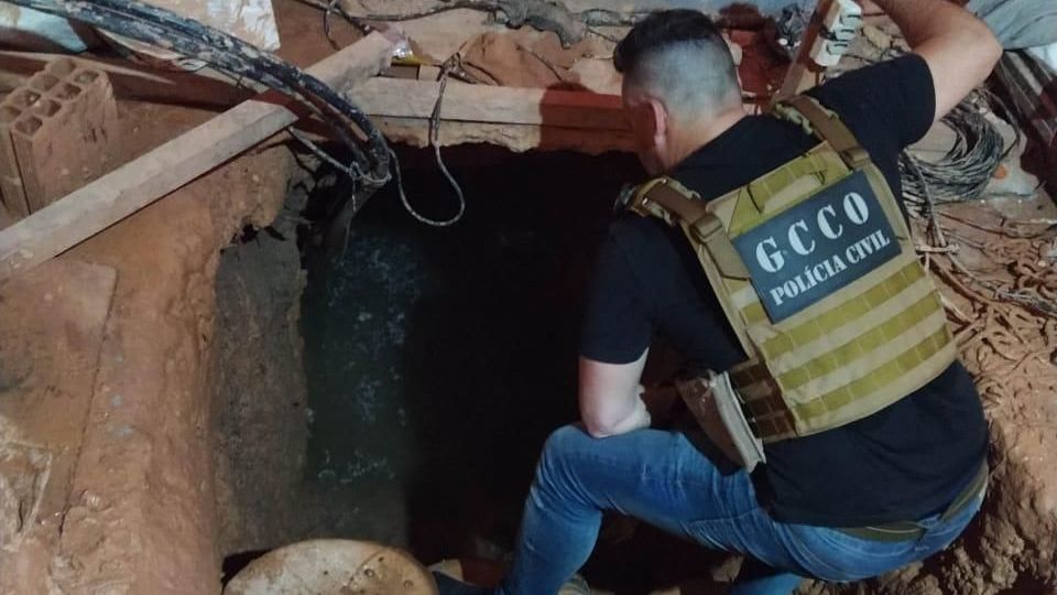 Polícia na entrada do túnel / Divulgação/Polícia Civil