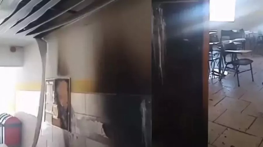 Cômodo da escola danificado pelo fogo. / Reprodução/Facebook