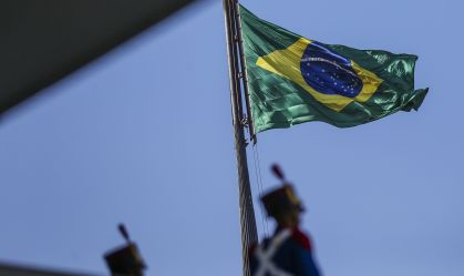Brasil deverá chegar ao fim do ano sem dívidas com instituições internacionais, diz secretária