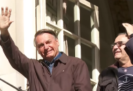 Ministro do TSE proíbe Bolsonaro de usar imagens de discurso em Londres em propaganda eleitoral