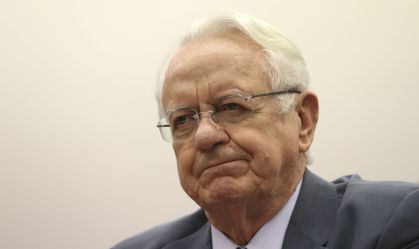 Parlamentares de oposição e juristas lançam manifesto
