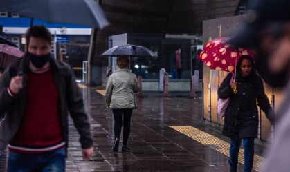 Frente fria deve encerrar 'veranico': veja previsão para o fim de semana
