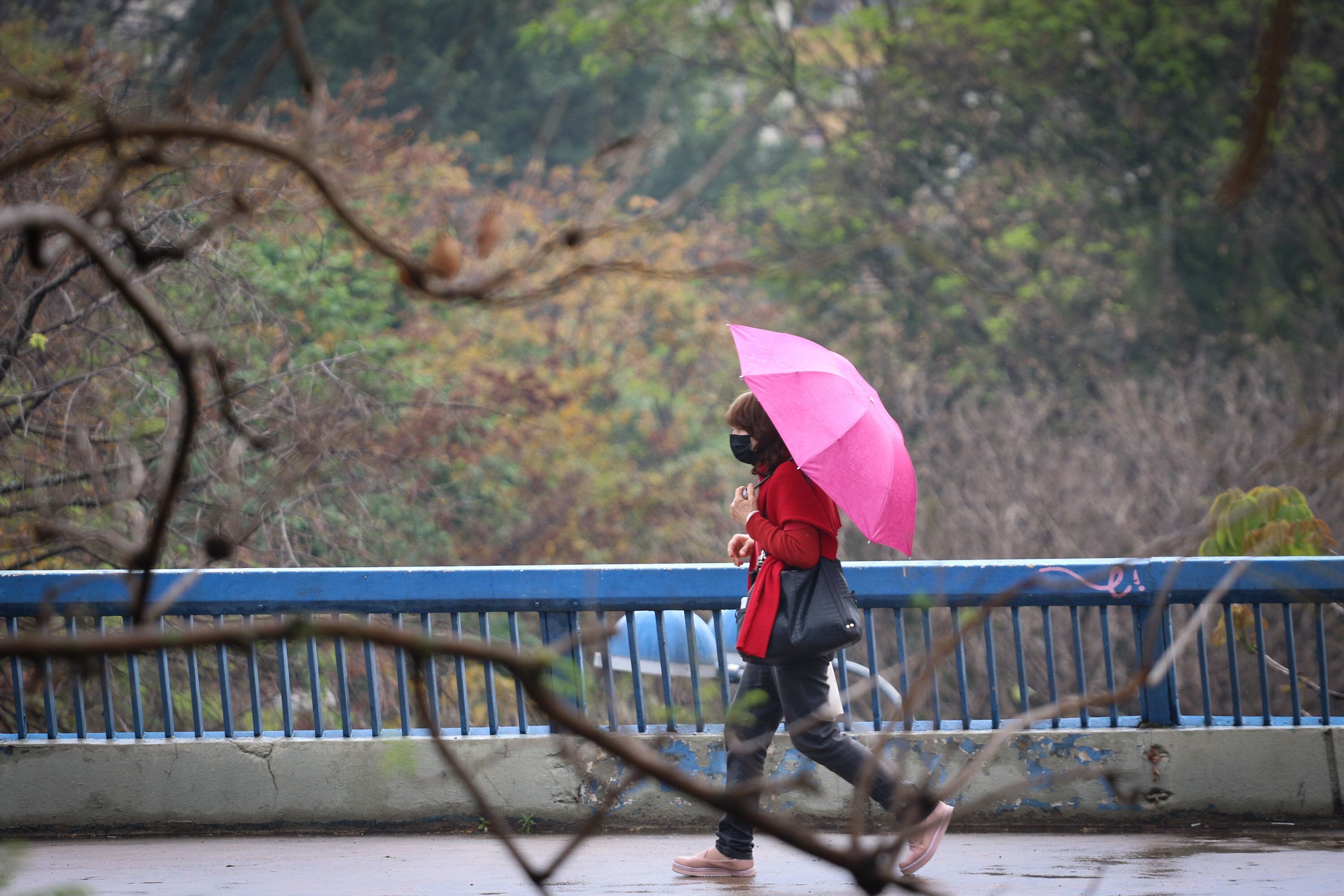 Imagem de destaque do post: Passagem de ciclone na costa sul do Brasil traz chuva e frio; veja a previsão