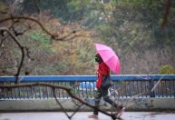 Passagem de ciclone na costa sul do Brasil traz chuva e frio; veja a previsão
