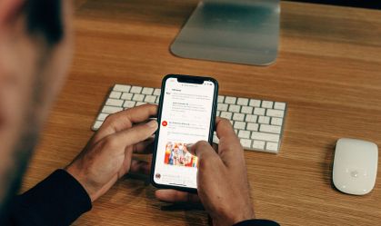 Facebook e TikTok aprovam anúncios com desinformação sobre eleições nos EUA