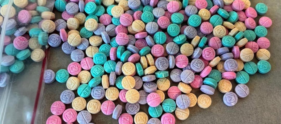 Fentanil arco-íris, droga em forma de pílulas coloridas / Drug Enforcement Administration