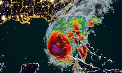 Imagem de satélite do furacão Ian