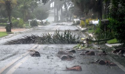 Após danos do furacão Ian, Starlink fornecerá internet à Flórida, diz governador
