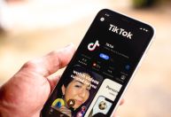 Rússia multa TikTok por “propaganda LGBT” e Twitch por conteúdo ucraniano