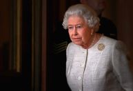 Homem se declara culpado por ameaça de morte à rainha Elizabeth II em 2021