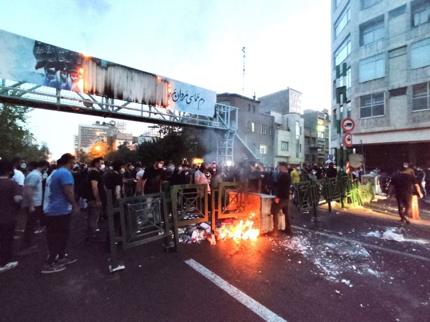 Protestos em Teerã, capital do Irã, após a morte de Mahsa Amini / West Asia News Agency/Reuters