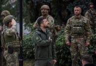 Zelensky pede que tropas consigam mais prisioneiros após grande troca com a Rússia