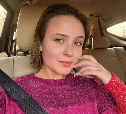 Larissa Manoela rompeu com os pais e administra a própria carreira desde maio / Reprodução/Instagram