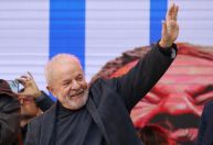 “Não queremos as Forças Armadas se metendo nas eleições”, diz Lula em Curitiba