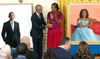 Barack e Michelle Obama retornam à Casa Branca para revelar retratos oficiais