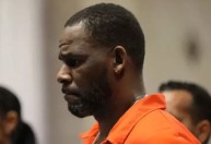 Preso, cantor R.Kelly é condenado a indenizar vítimas em US$ 300 mil