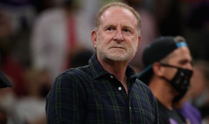 EUA: Diretora da associação de jogadores de basquete pede saída de Robert Sarver
