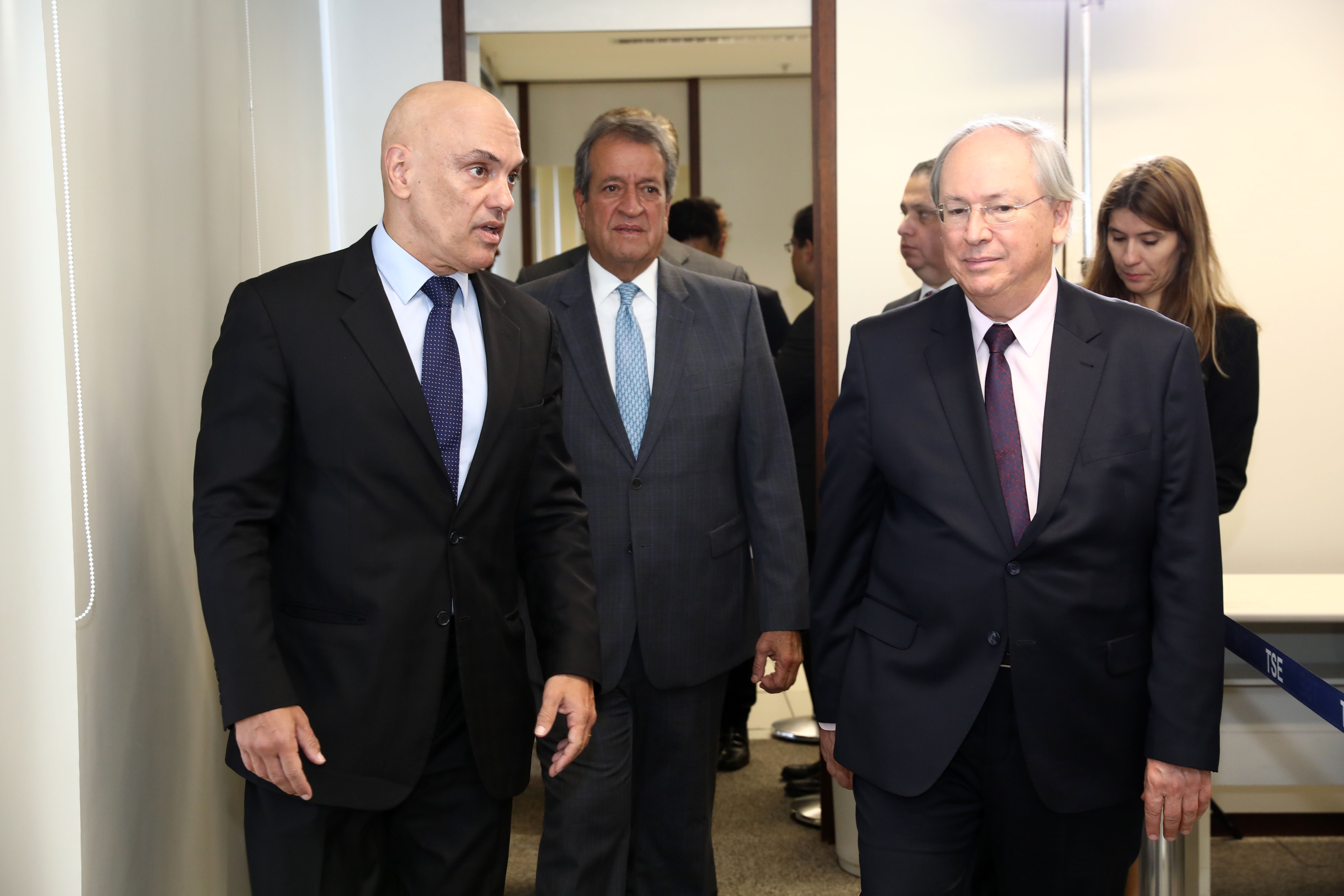 Sala da seção de totalização é um espaço de trabalho convencional / Alejandro Zambrana/Secom/TSE