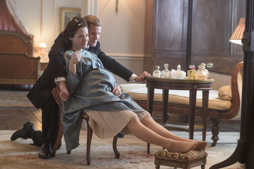 Matt Smith e Claire Foy como Phillip e Elizabeth em "The Crown"/ Divulgação