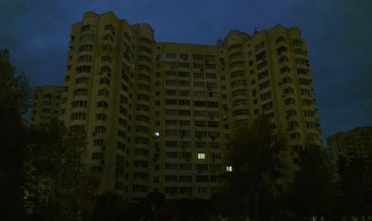 Quedas de energia de emergência na capital ucraniana continuam após ataque russo