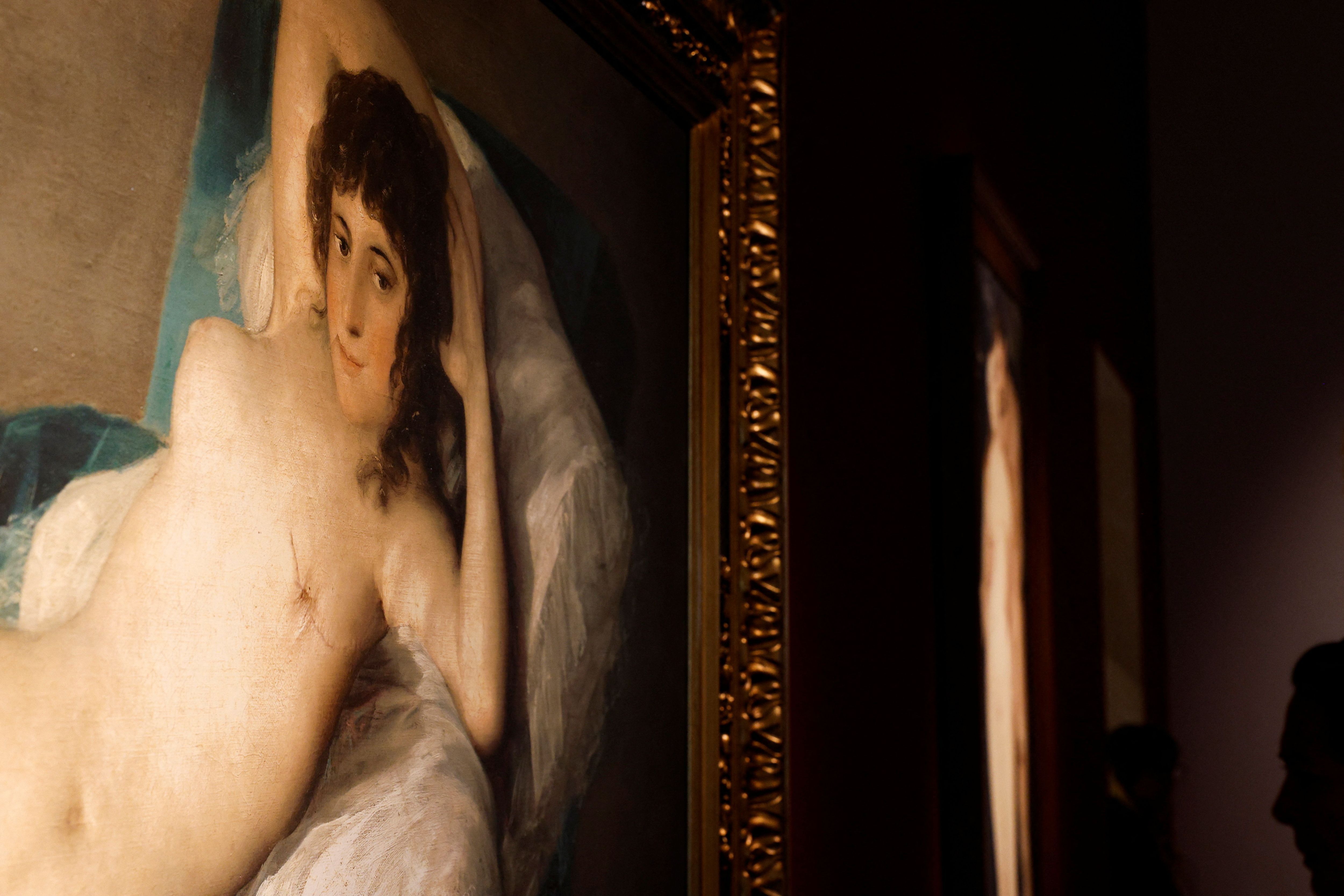 Réplica da obra La Maja Desnuda, de Francisco de Goya, com a cicatriz de uma mastectomia