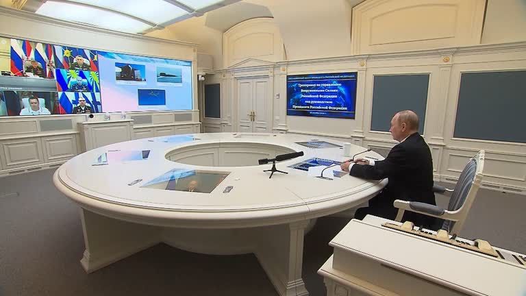 Putin supervisiona exercícios de forças nucleares estratégicas russas