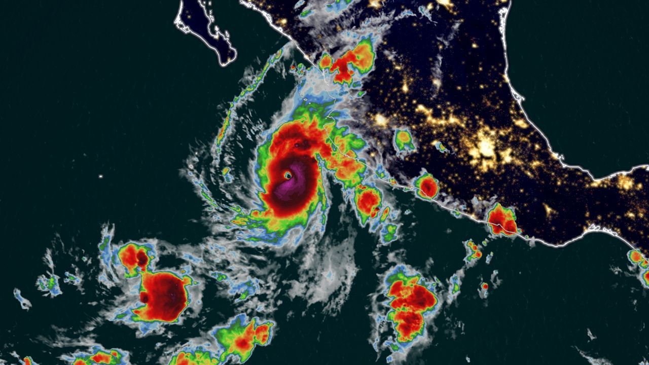 221002000722-hurricane-orlene-mexico
