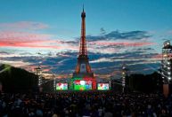 Paris se junta a cidades que boicotam exibições públicas da Copa do Mundo