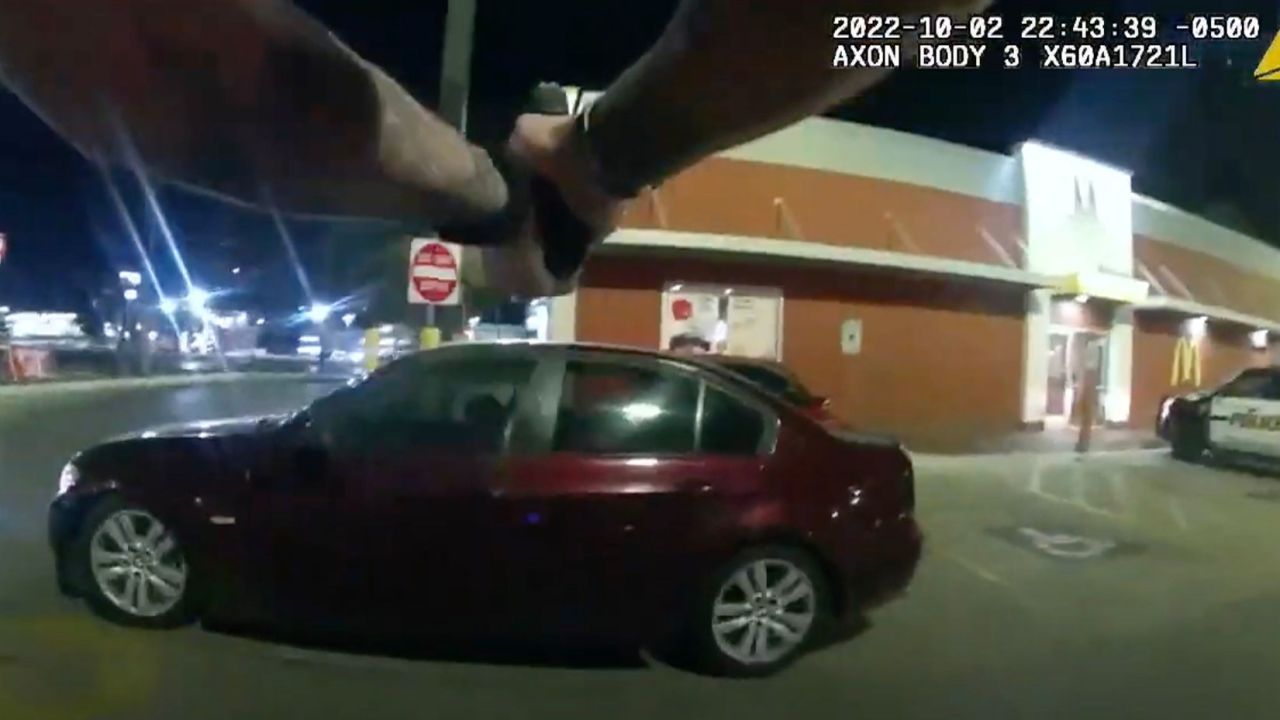 221007133615-san-antonio-cop-fired-teen-shooting-mcdonalds
