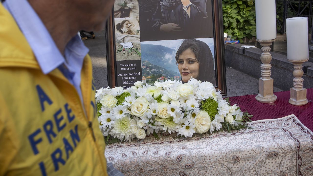 O que começou como protestos contra a morte de Mahsa Amini se transformou em algo muito maior. Andrew Lichtenstein/Corbis/Getty Images