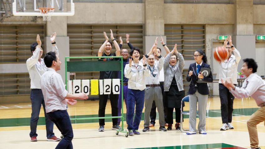 O CUE estabeleceu o recorde mundial de "mais lances livres consecutivos de basquete por um robô humanoide (assistido)" em abril de 2019. ARVARK TOKYO